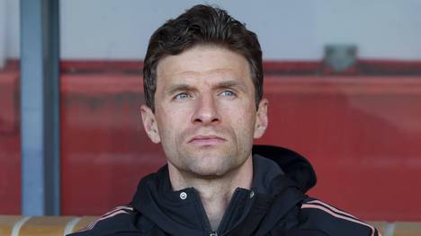 Der FC Bayern wird nach Saisonende eine Ikone auf dem Rasen weniger haben. Thomas Müller verkündet seinen Abschied aus München als Spieler.