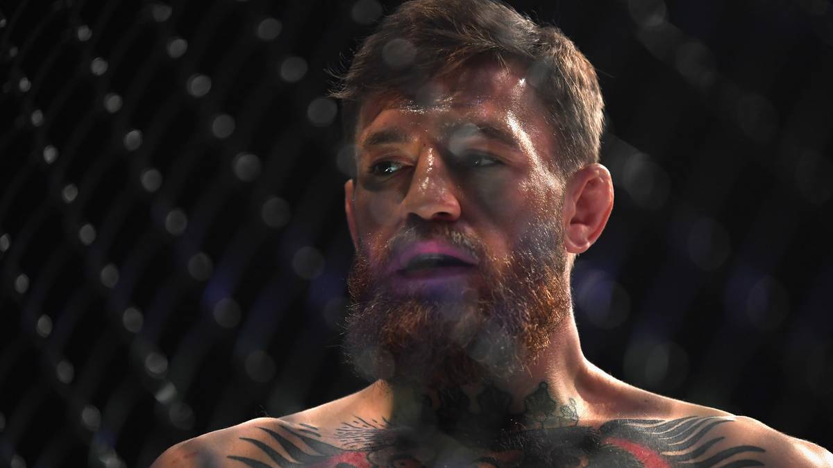 McGregor will den Gürtel zurück. Vor Beginn des Kampfes glühen seine Augen vor Entschlossenheit