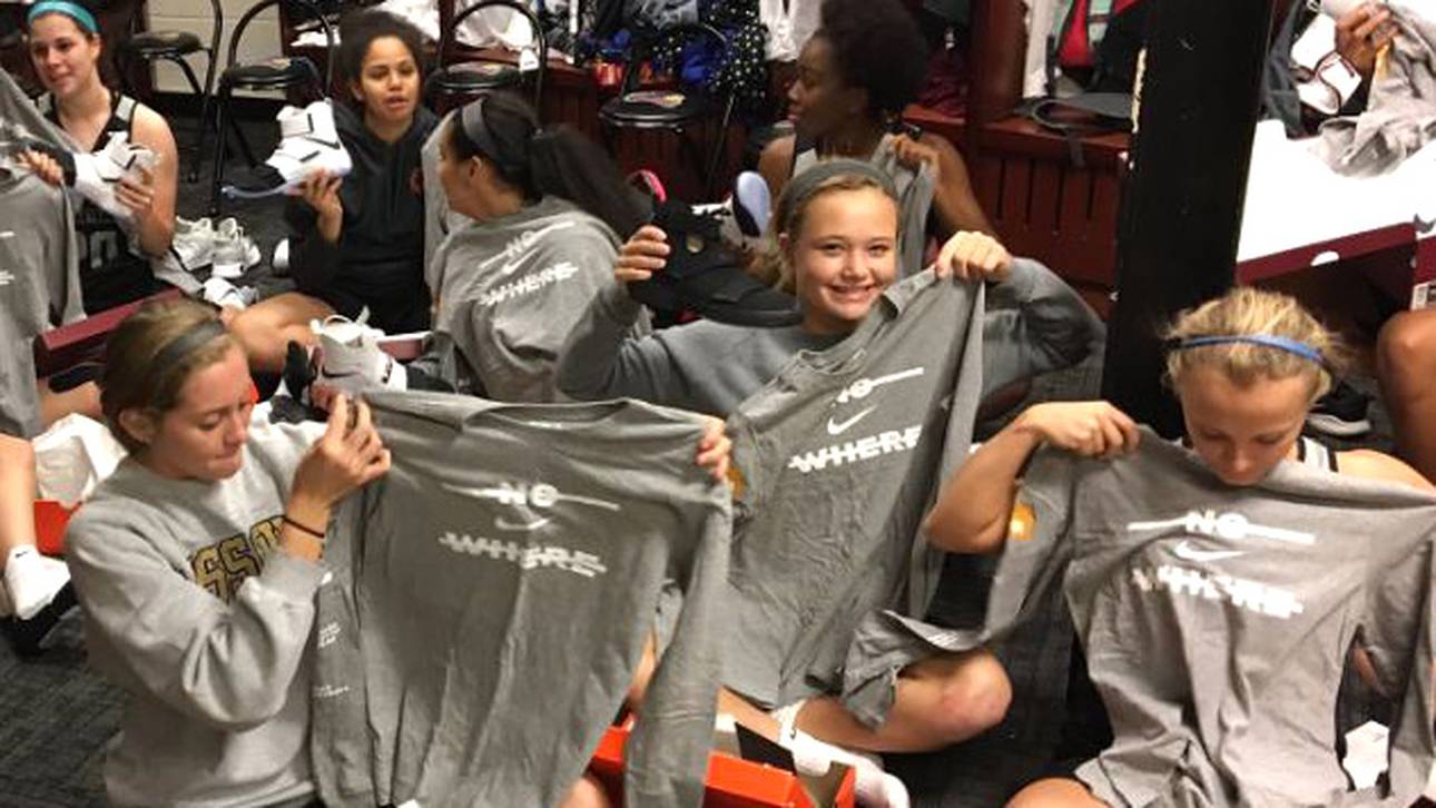 James überrascht Mädchenteam