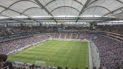 Noch ist nicht abzusehen, wann die Bundesliga-Stadien wieder voll sein dürfen