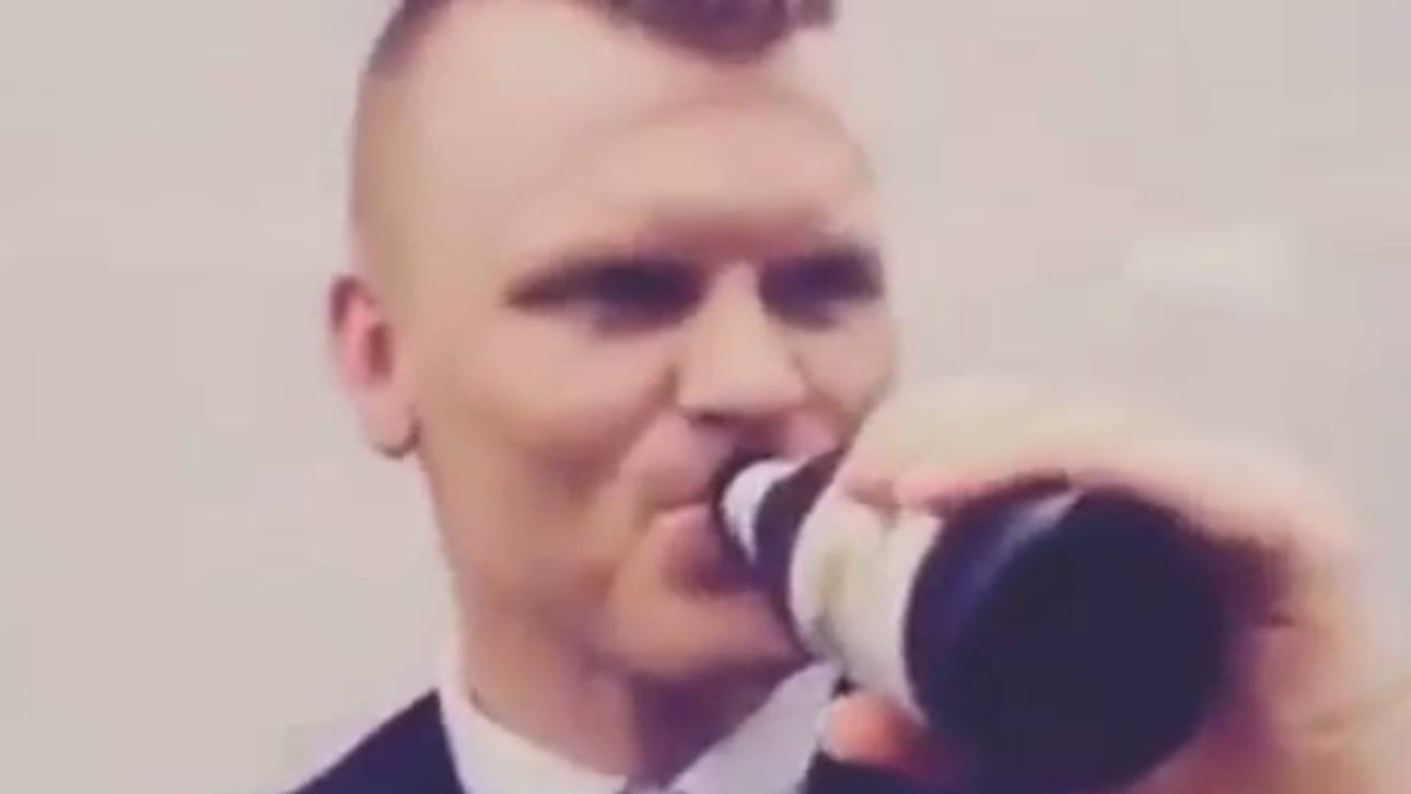 Mit 35: Erster Schluck Bier für Riise