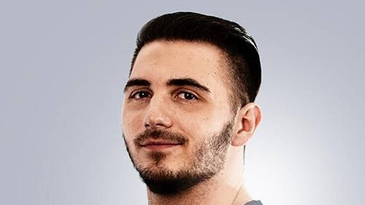 Mirza Jahic ist ebenfalls über YouTube und seine Streams bei Twitch eine wahre Szenegröße geworden und geblieben. Denn 2014 gewann er bereits einmal die TAG Heuer Virtuelle Bundesliga, rückte im diesjährigen Finale aber nur über eine vergebene Wildcard nach