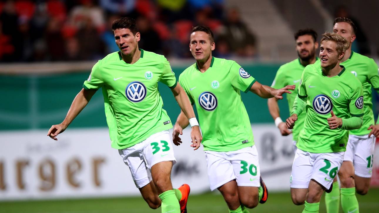 Gomez schießt Wolfsburg weiter