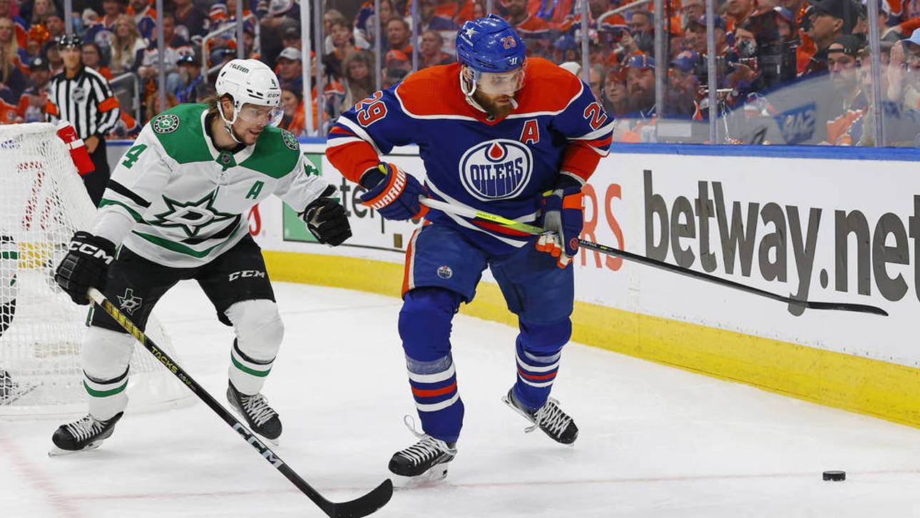 Leon Draisaitl (r.) greift mit den Oilers nach dem Stanley Cup
