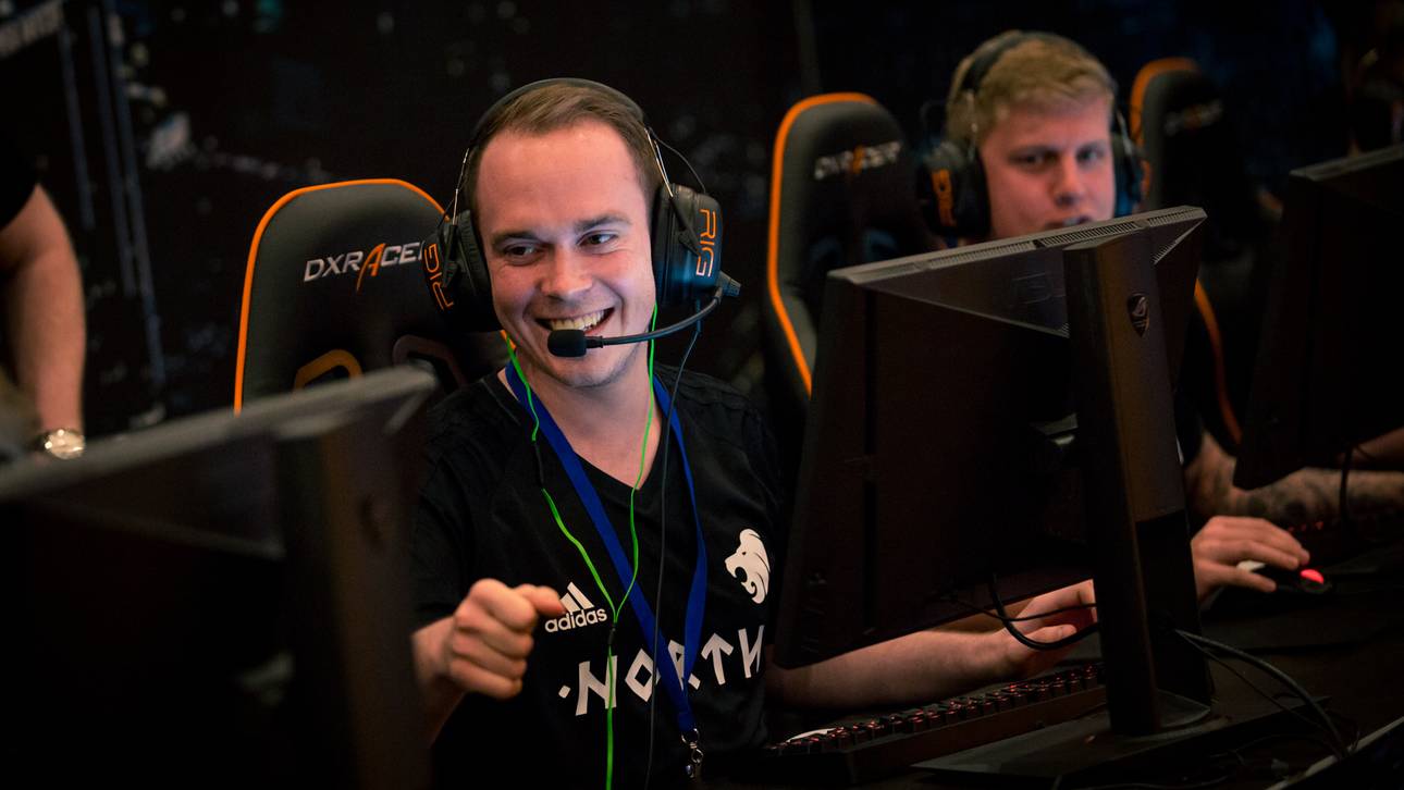 Favoriten gewinnen nationale Duelle