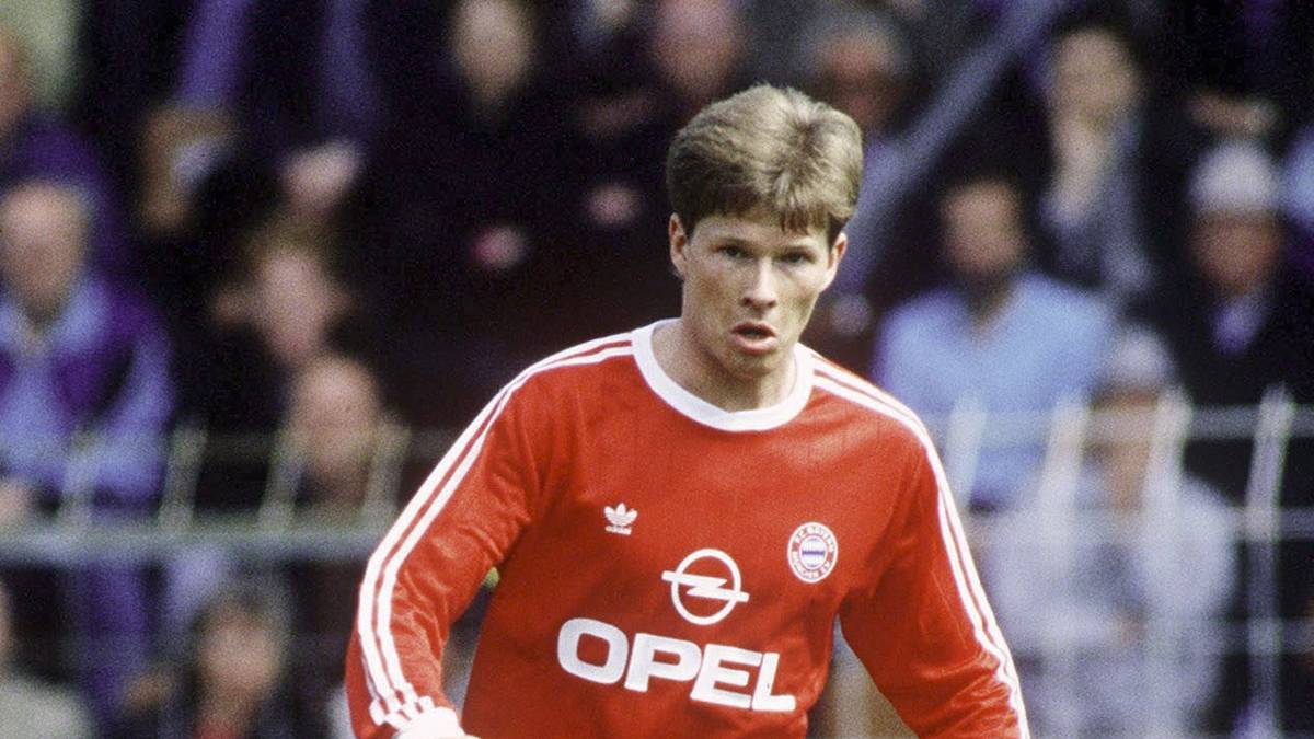 STEFAN REUTER (88/89 - 90/91): Der gebürtige Mittelfranke gewinnt in seiner Karriere die Welt- und Europameisterschaft, die Champions League und wird darüber hinaus fünf Mal Meister. Für den FC Bayern spielt der Rechtsverteidiger drei Spielzeiten, seine erfolgreichsten Jahre erlebt er aber bei Borussia Dortmund