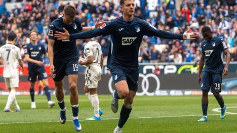 Schon als Kind schwärmt Fisnik Asllani für den FC Barcelona - nun weckt der Shootingstar offenbar die Begehrlichkeiten der Katalanen. Der Angreifer der TSG Hoffenheim hat einen steinigen Karriereweg hinter sich.