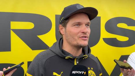 Nach zwei Jahren feiert Dortmunds Mateu Morey sein Comeback im Testspiel gegen AZ Alkmaar. Trainer Edin Terzic spricht ein Sonderlob aus.