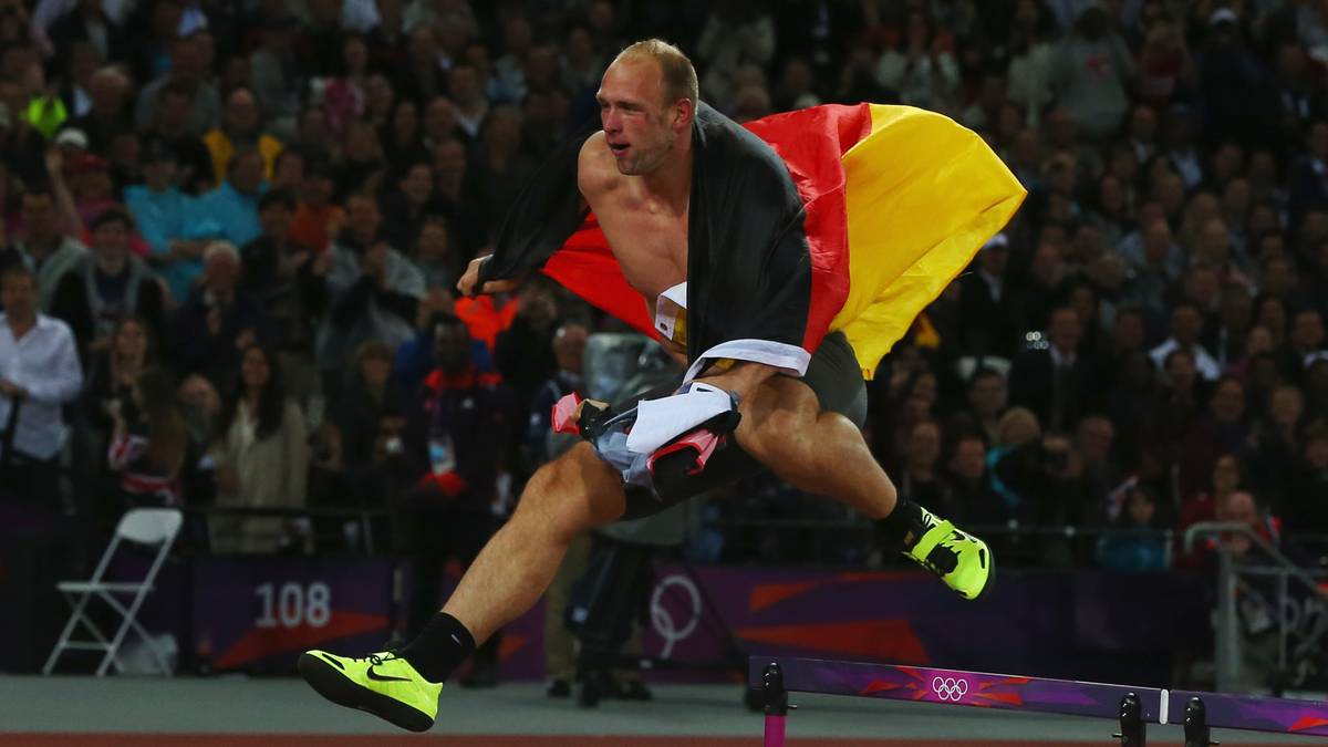 Die Bilder seines zerrissenen Trikots und seines Hürdenlaufs gingen nach der Goldmedaille 2012 in London um die Welt. Nach seinem Kreuzbandriss kämpfte sich Diskuswerfer Robert Harting rechtzeitig vor Rio zurück. Jetzt winkt erneut eine Medaille