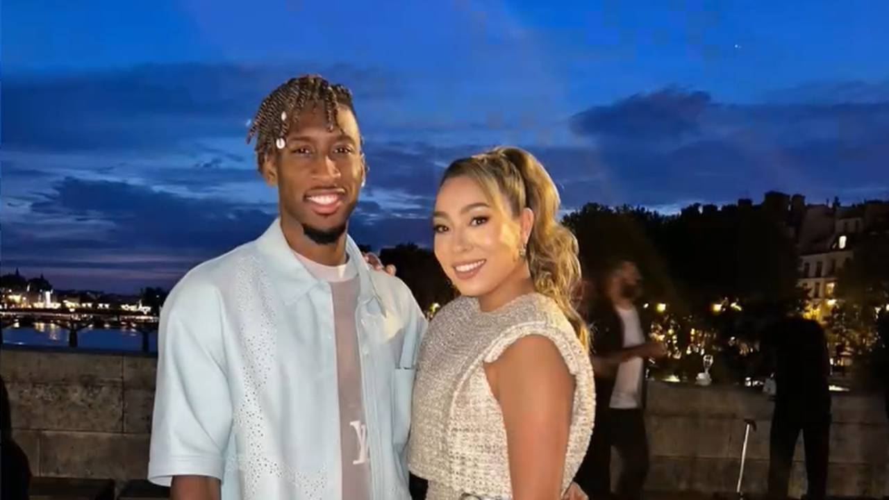 FC Bayern München: Kingsley Coman überrascht auf der Fashion Week in Paris