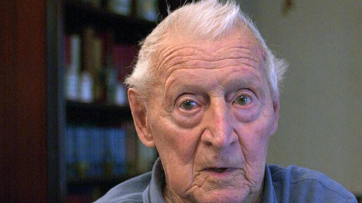 2379 - bisher gefallene Tore. Den ersten Treffer erzielte der Franzose Lucien Laurent am 13. Juli 1930 beim 4:1 gegen Uruguay in Montevideo. Er verstarb 2005 im Alter von 97 Jahren 