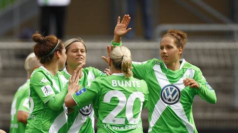 VfL Wolfsburg v SC Freiburg - Allianz Women's Bundesliga