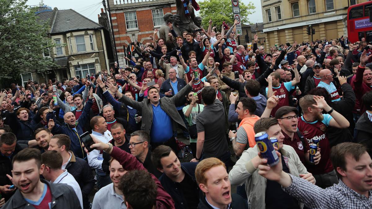 Es ist das letzte Heimspiel von West Ham United, bevor der Verein in der kommenden Saison ins Londoner Olympiastadion zieht