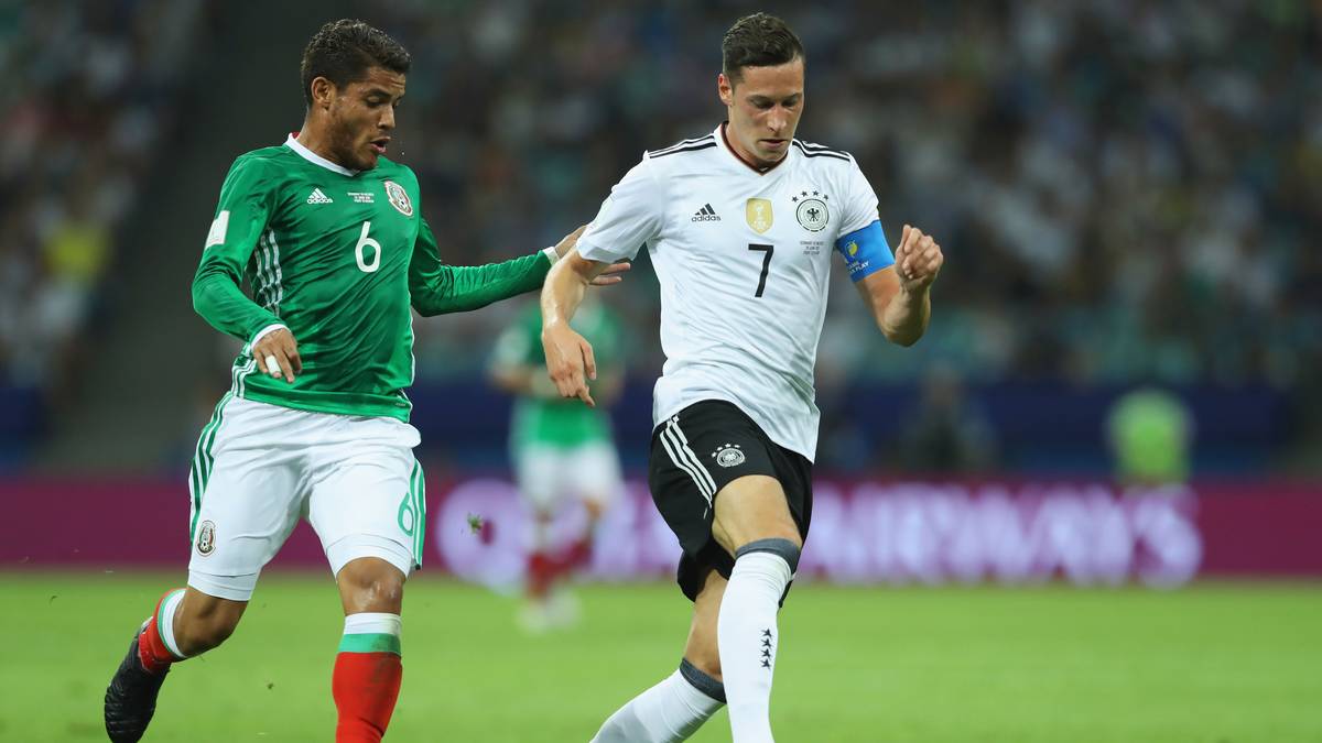 JULIAN DRAXLER: Der Kapitän beginnt links in einem Dreierangriff, lässt sich bei mexikanischem Ballbesitz aber etwas fallen. Ihm unterlaufen in der ersten Hälfte ungewohnt viele Ballverluste und Unkonzentriertheiten. Leitet dann gekonnt das 3:0 mit Pass auf Hector ein. Hat im Anschluss noch seine Szenen - darunter ein genialer Übersteiger-Trick, der für einen Raunen im Stadion sorgt. Verlässt für Amin Younes den Platz (81.). SPORT1-Note: 3,5