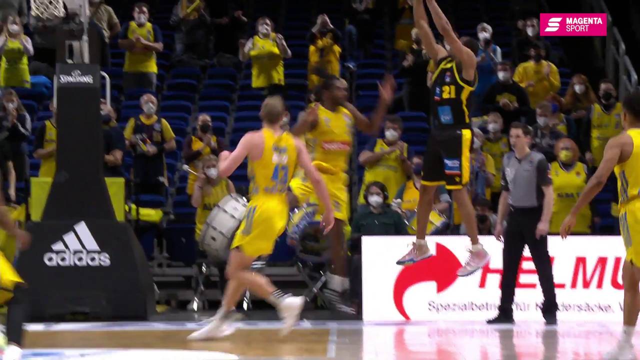 ALBA BERLIN - MHP RIESEN Ludwigsburg: Highlights | easyCredit BBL