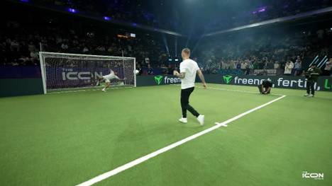 Toni Kroos hat seinen ehemaligen Mannschaftskollegen von Real Madrid, Marcelo, zur Icon League eingeladen. Beide treten zu einem Show-Match an.