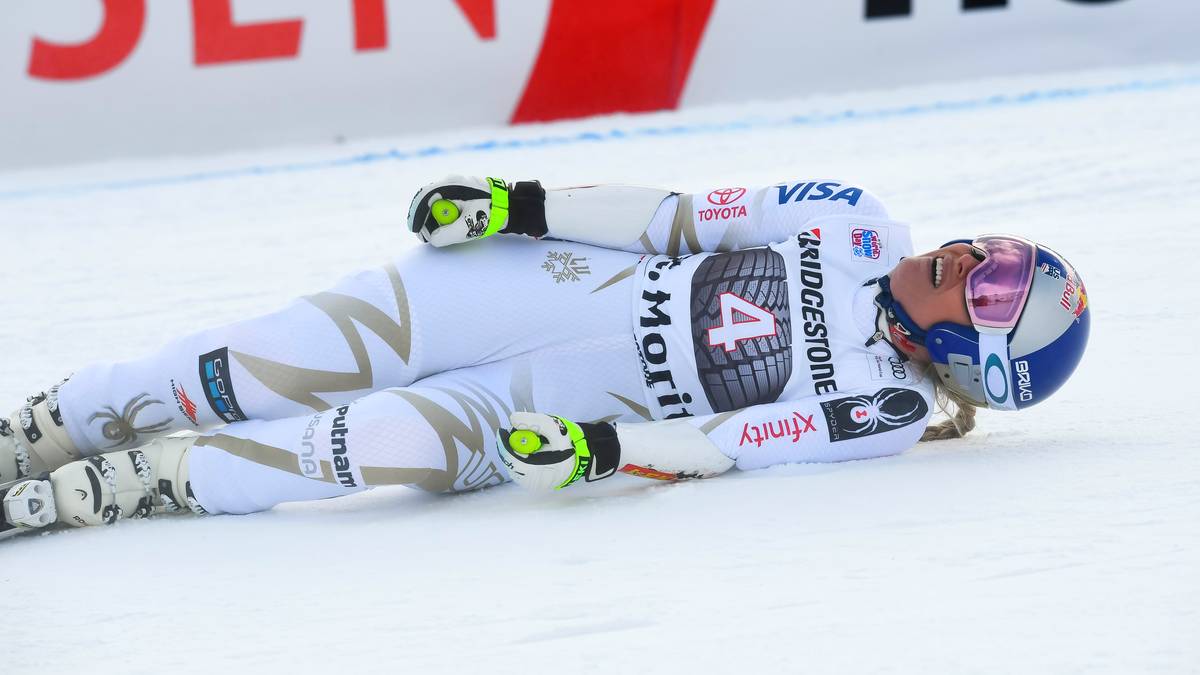 In der Abfahrt in Lake Louise legt es sie erneut hin. Zwar kann Vonn anschließend in St. Moritz wieder starten, klagt aber nach dem Super-G über Rückenschmerzen. Im Zielraum muss sie lange behandelt werden und hätte beim abgesagten Rennen tags darauf nicht starten können