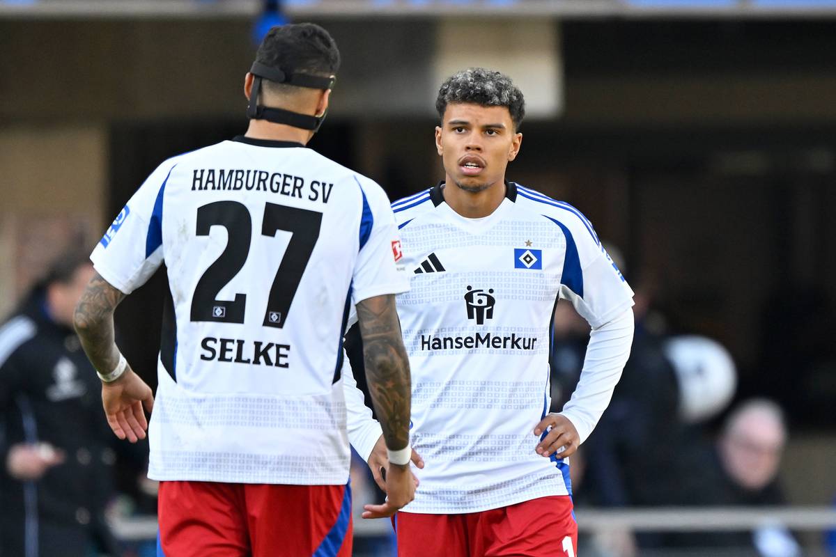 Ransford-Yeboah Königsdörffer stand kurz vor einem Wechsel zu OGC Nizza. Jetzt ist der Deal geplatzt - die Fans des Hamburger SV setzen deswegen beim Training ein Zeichen.
