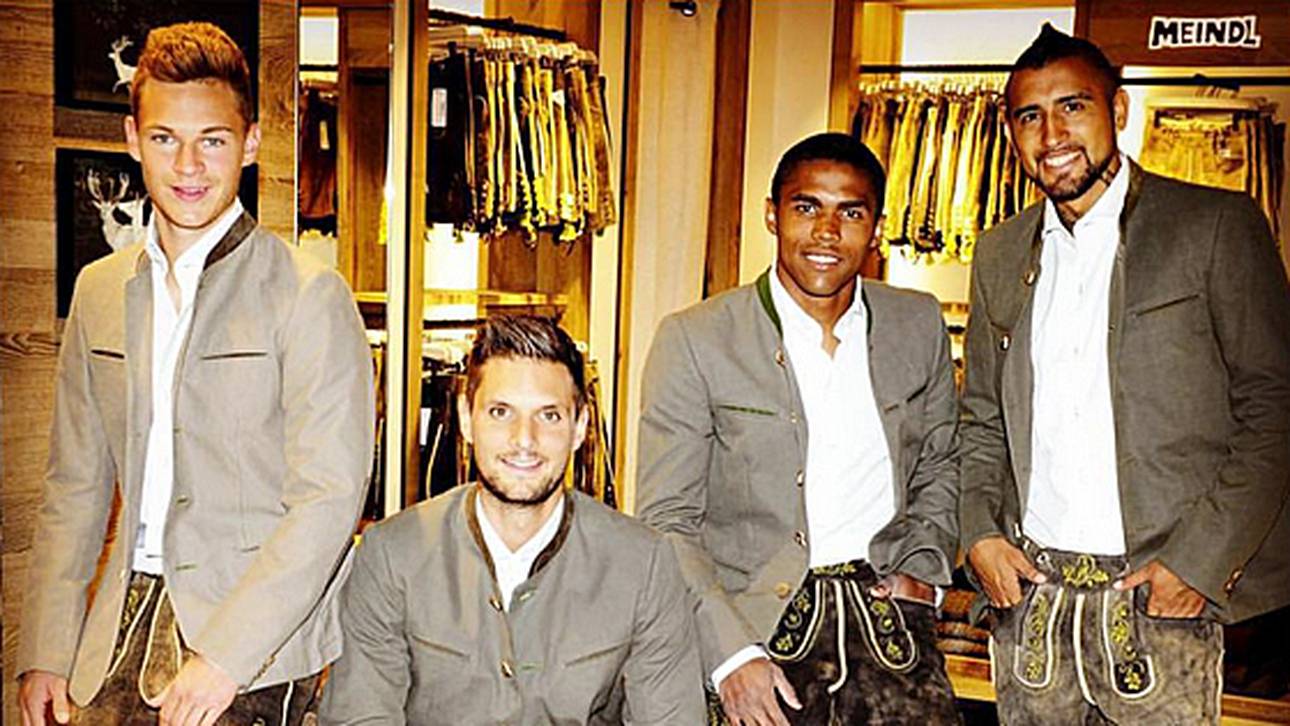 FCB-Neuzugänge kleiden sich ein