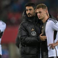 Trotz der jüngsten Niederlagen hält das DFB-Team seinen Platz in der Weltrangliste. Größter Verlierer ist die Schweiz.