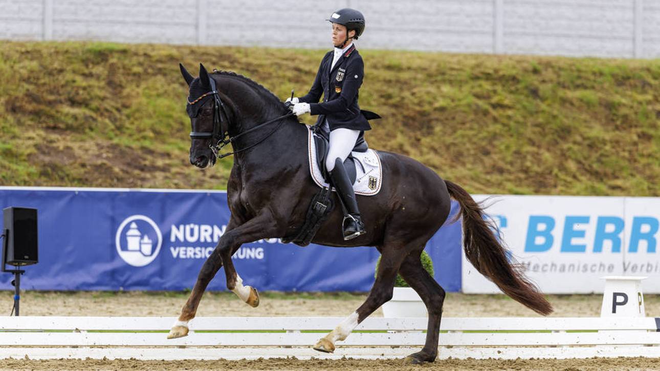 Zwei deutsche Dressur-Coups in Paris