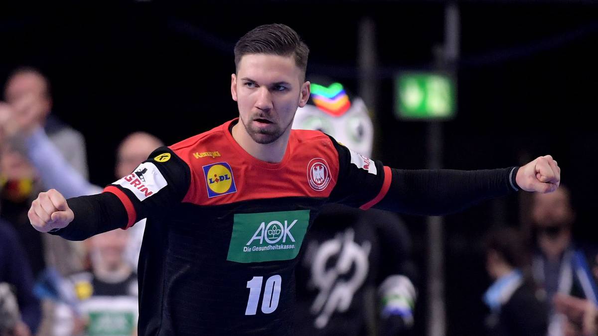 FABIAN WIEDE: Wegen Weinholds Zustand ohnehin schon besonders gefragt, rückte Wiede nach Strobels Aus noch mehr in den Mittelpunkt. Seine Leistung: Bemerkenswert. Vier Tore vor der Pause, darunter die erste deutsche Führung und der wichtige Ausgleich vor der Pause. Erzielte das eminent wichtige 19:19 bei 7 gegen 6. Fabel-Pass auf Gensheimer zum vorentscheidenden 22:20