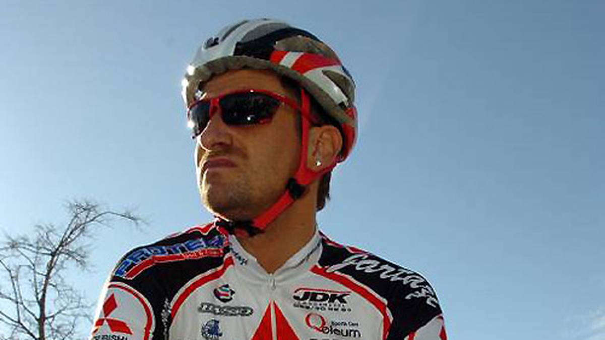 FRANK VANDENBROUCKE: Beim belgischen Radfahrer wird 2002 das Mittel Clenbuterol gefunden, das anabole Wirkung entfalten kann, eigentlich aber zur Behandlung von Atemwegserkrankungen dient. Darum erklärt der Belgier auch, die Substanz aus medizinischen Gründen zu brauchen - weil sein Hund Asthma hat. Später gestand der 2009 verstorbene Vandenbroucke in einem Buch, dass es doch Doping war - für sich, nicht den Hund