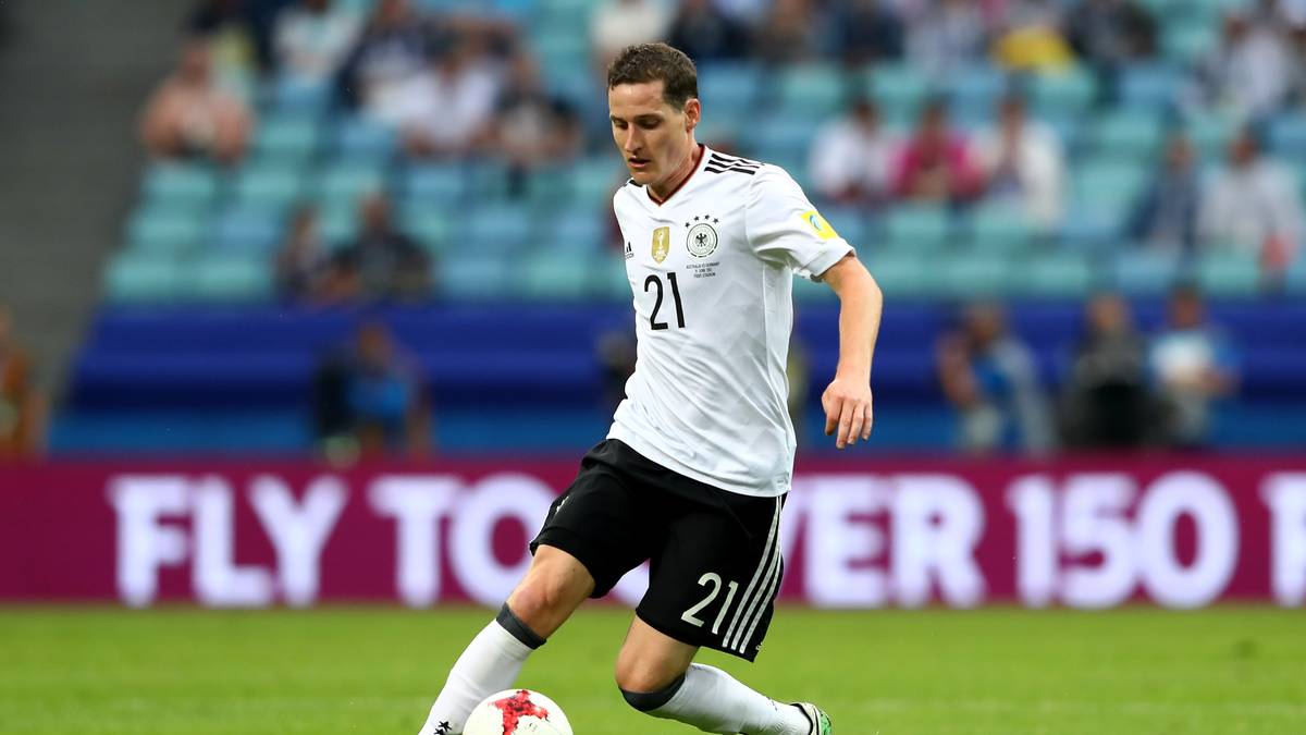 SEBASTIAN RUDY: Gemeinsam mit Emre Can auf der Sechs aufgeboten. In den ersten Minuten sehr präsent. Versuchte beim 0:1 vergeblich zu retten, was nicht mehr zu retten war. Tauchte dann etwas ab. Nach der Pause wieder besser in der Partie, ordnete unspektakulär den Spielaufbau. SPORT1-Note: 3,5