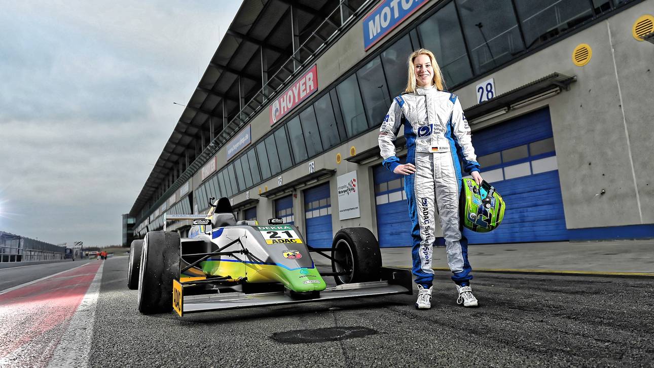 Halder feiert ihr Renn-Debüt