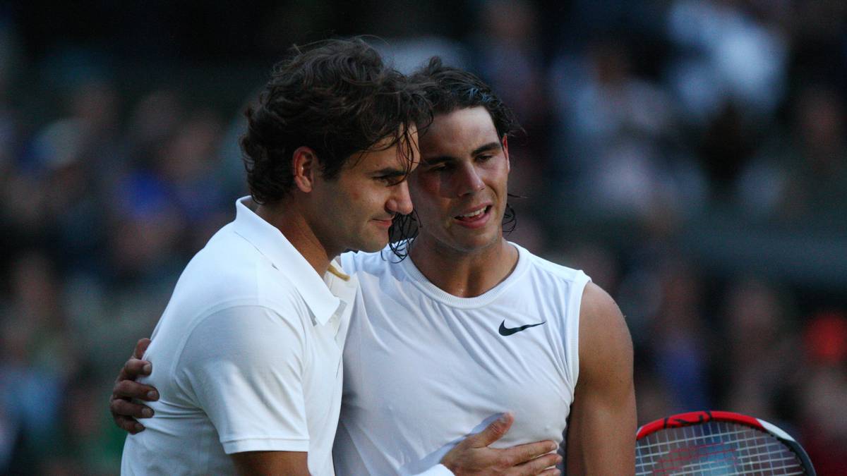 Roger Federer gratulierte Rafael Nadal nach dem Wimbledonfinale 2008 zum Sieg