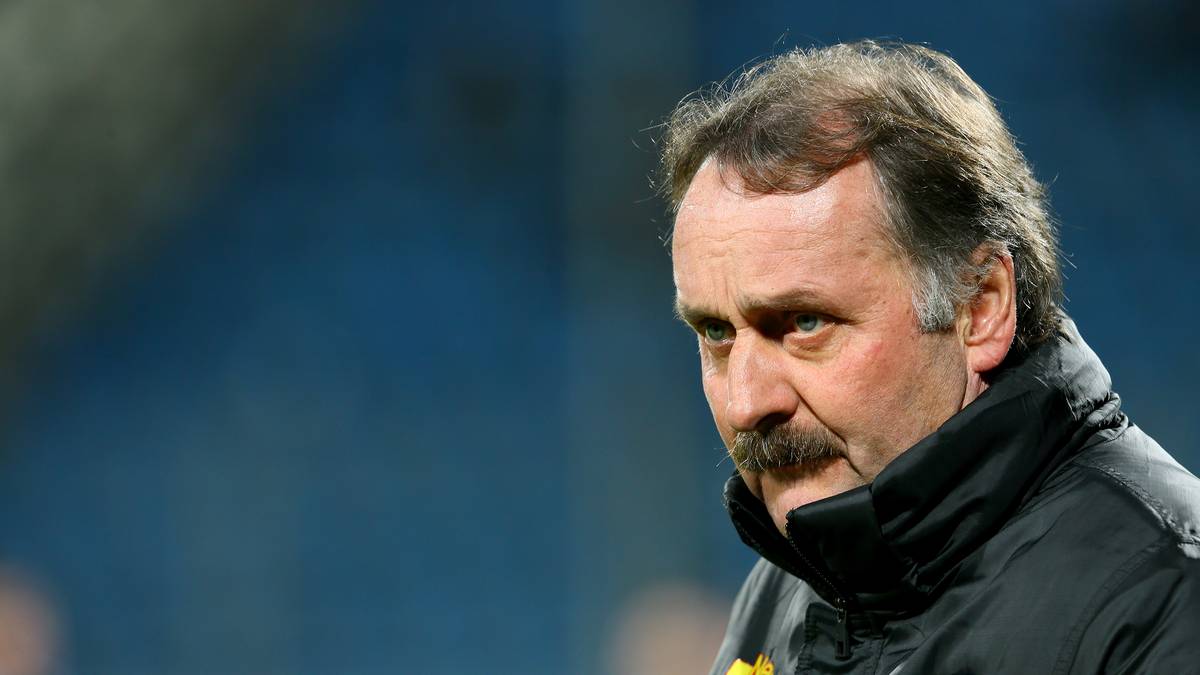 PETER NEURURER: Seit Dezember 2014 ohne Job, zuvor beim VfL Bochum tätig. Hat sich zuvor einen Namen als "Feuerwehrmann" gemacht und diverse Teams vor dem Abstieg gerettet