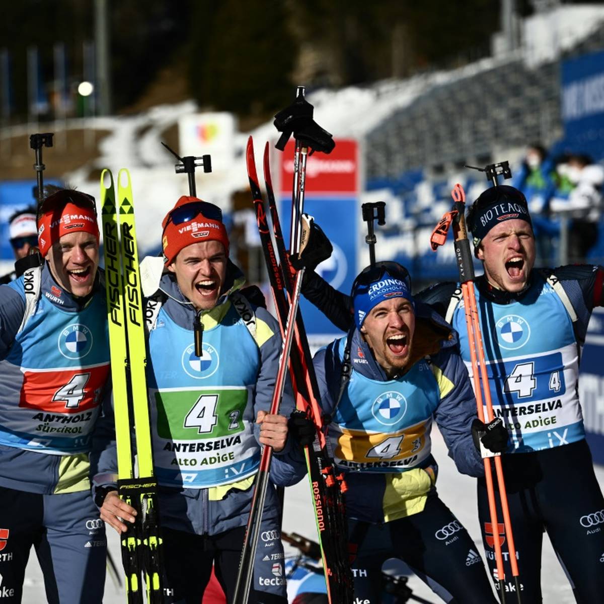 Die deutsche Ersatz-Staffel ist beim Biathlon-Weltcup in Antholz überraschend aufs Podest gelaufen.