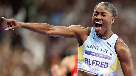 Julien Alfred holte überraschend Gold über 100 m