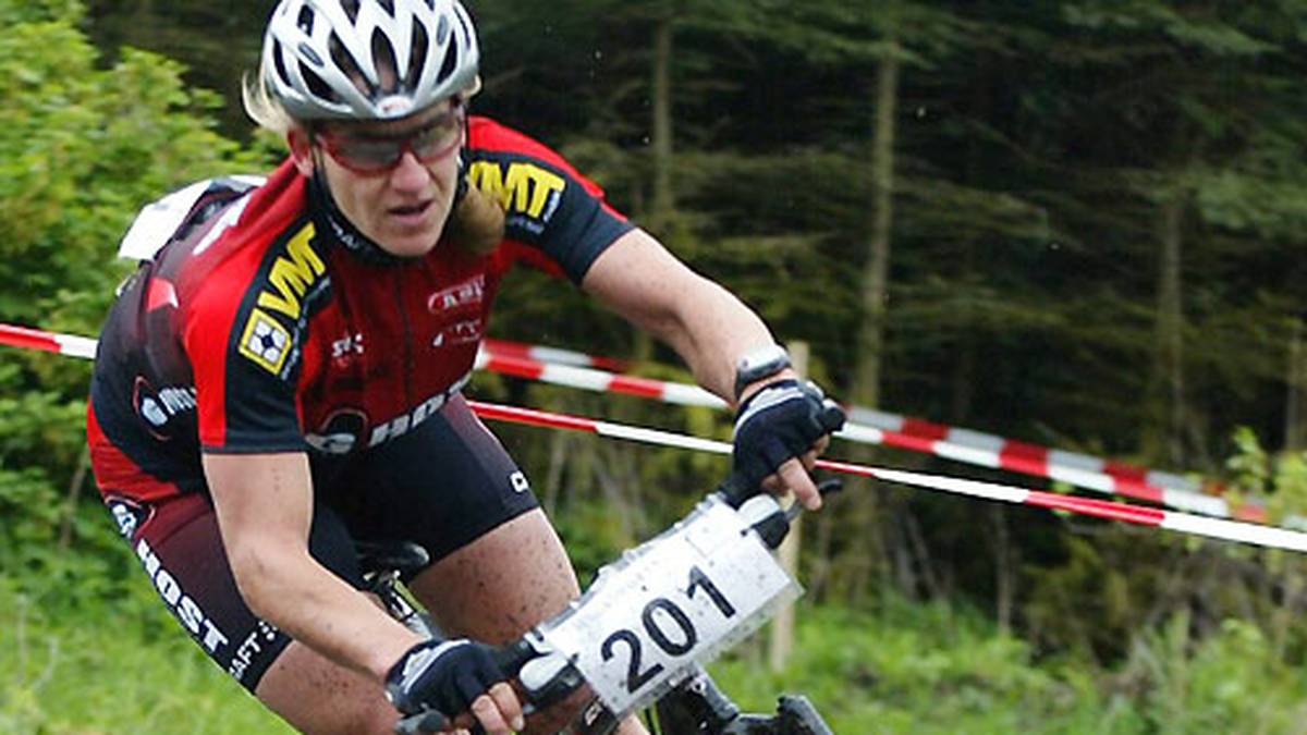 IVONNE KRAFT: Der Mountainbikerin aus Bochum wird Fenoterol nachgewiesen. Sie sagt, der Asthma-Inhalator ihrer Mama sei in ihrem Beisein explodiert. "Vor Schreck hab ich "huch" gesagt und wohl versehentlich etwas inhaliert"