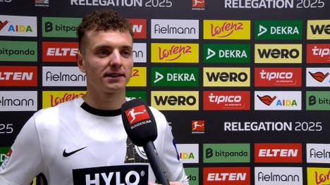 Fisnik Asllani des SV Elversberg über die bittere Enttäuschung nach dem Relegationsspiel gegen Heidenheim - am Mikrofon entschuldigt er sich bei den Fans. 