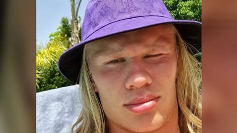 Erling Haaland sorgt mit seinen kryptischen Instagram-Stories aus dem Urlaub für Wirbel. Er zeigt seine neue modische Errungenschaft und spricht über eine mögliche neue Frisur.