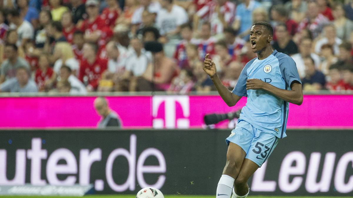 Tosin Adarabioyo (Manchester City): Ein frühreifer Senkrechtstarter. Der 1,90 Meter große Innenverteidiger spielte bereits mit 14 in der U18 der Citizens und unterschrieb 2014 seinen ersten Profivertrag. Sein Pflichtspiel-Debüt für die Profis unter Pep Guardiola feierte der Engländer in der Champions-League-Quali gegen Bukarest 
