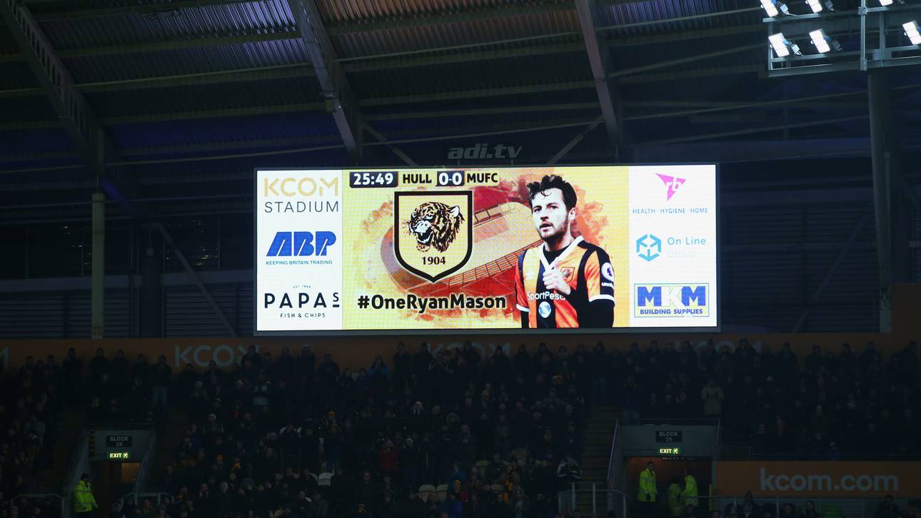 Hull City v Manchester United - EFL Cup Semi-Final: Second Leg
