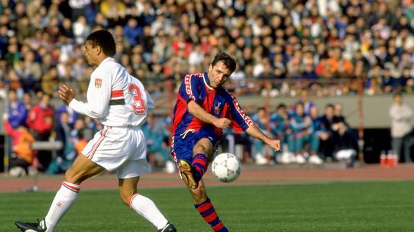 13 Dec 1992:  Hristo Stoichkov (right) of Barcelona and Adilson of Sao Paulo in action during a Toyota European Cup match. Sao Paulo won the match 2-1. \ Mandatory Credit: Shaun  Botterill/Allsport