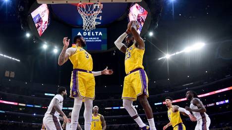 Die NBA-Stars (im Bild LeBron James und Anthony Davis) verzichten auf einen Teil ihres Gehalts