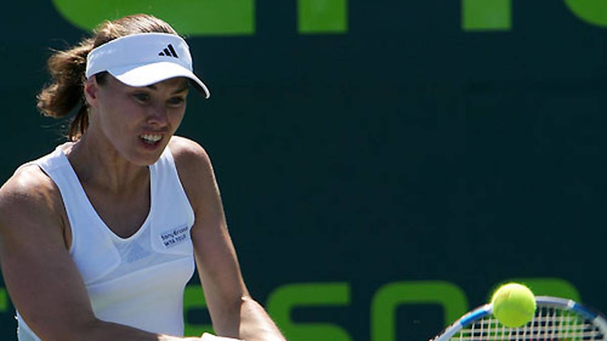 MARTINA HINGIS: Die Schweizerin erklärt ihren positiven Test auf Kokain so: "Jemand hat es mir in den Fruchtsaft getan"