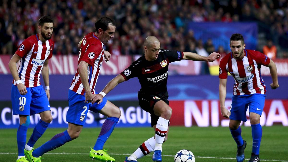 JAVIER "CHICHARITO" HERNANDEZ (bis 81.): Fiel vor allem wegen seiner Frisur auf. Verzog in der 21. Minute knapp, war auch an Leverkusens Mehrfach-Chance in der 68. Minute beteiligt, hatte aus spitzem Winkel aber die schwerste Aufgabe. Wirkte ansonsten etwas überhastet vor dem Tor - SPORT1-Note: 4