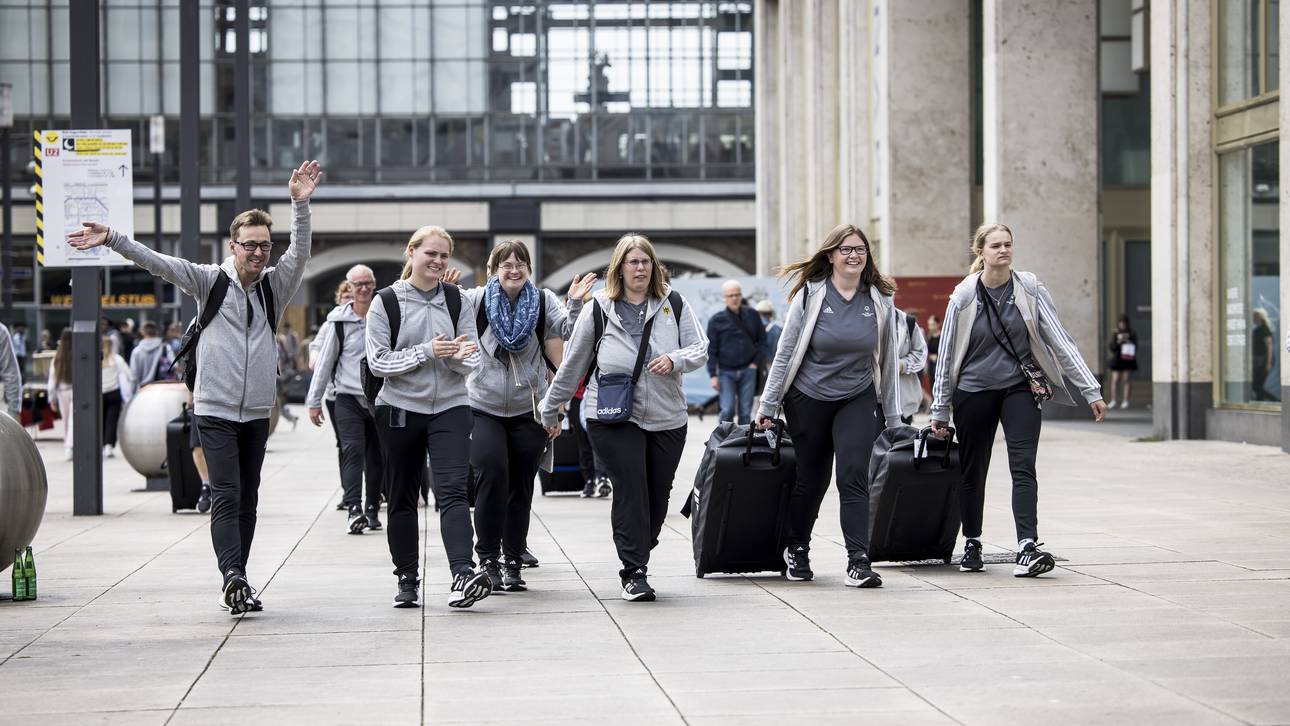 Ankunft des Rollerskating-Teams-Stefan_Holtzem.jpg