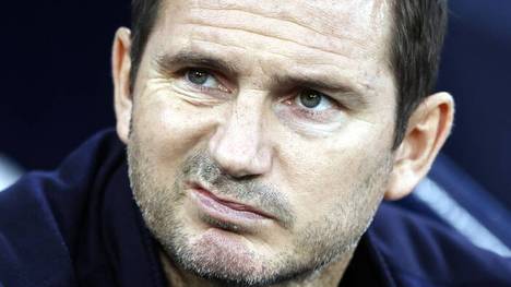 Frank Lampard ist wieder da. Die Vereinsikone soll das schlingernde Chelsea-Schiff bis Saisonende wieder in ruhigere Gewässer leiten.