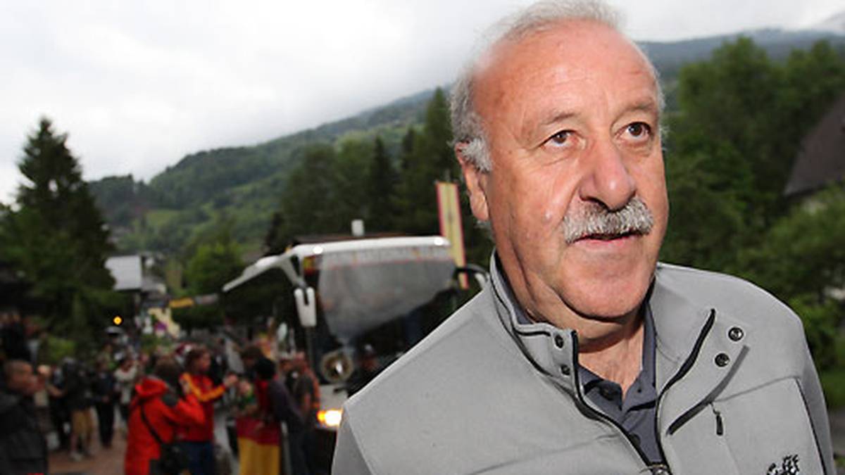 "Bayern wird viel Freude an ihm haben. Er ist ein Super-Spieler und großartiger Mensch. Er ist der geborene Anführer. Ein kompletter Spieler", sagte Spaniens Welt- und Europameistertrainer Vicente del Bosque zuletzt der "Bild": "Er hat quasi das komplette Spielfeld im Auge. Da kann man Bayern nur gratulieren."  