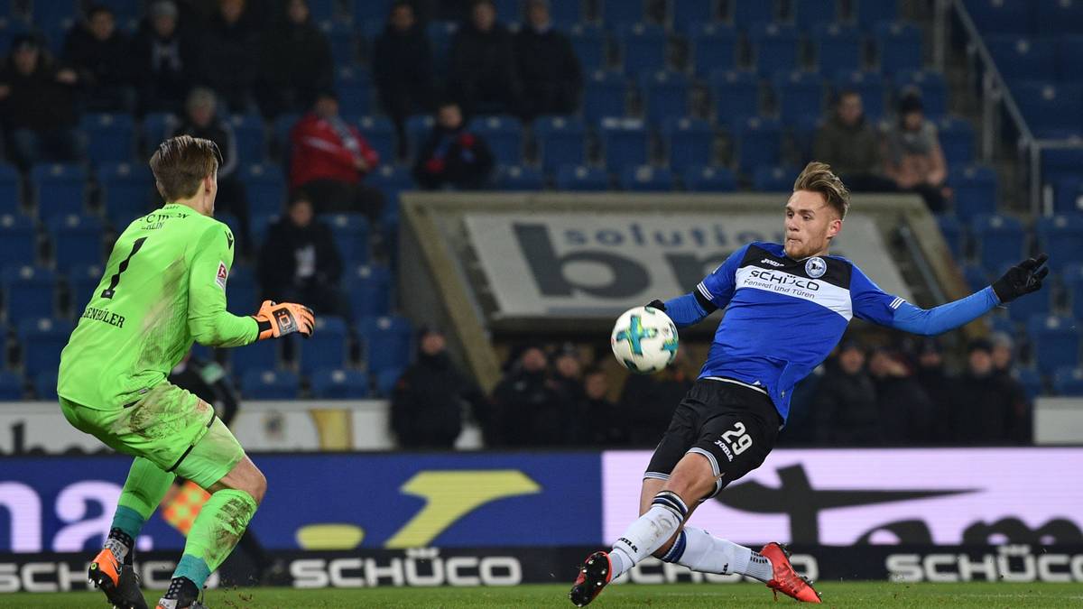 PLATZ 21: Daniel Mesenhöler (Union Berlin): Weisse Westen: 2 - Gegentore: 14