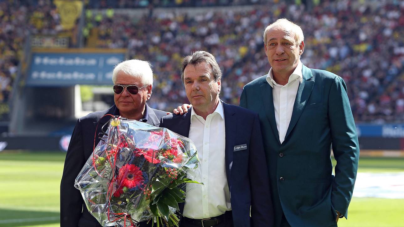 Heribert Bruchhagen (M.) wurde von Wolfgang Steubing (l.) und Peter Fischer verabschiedet
