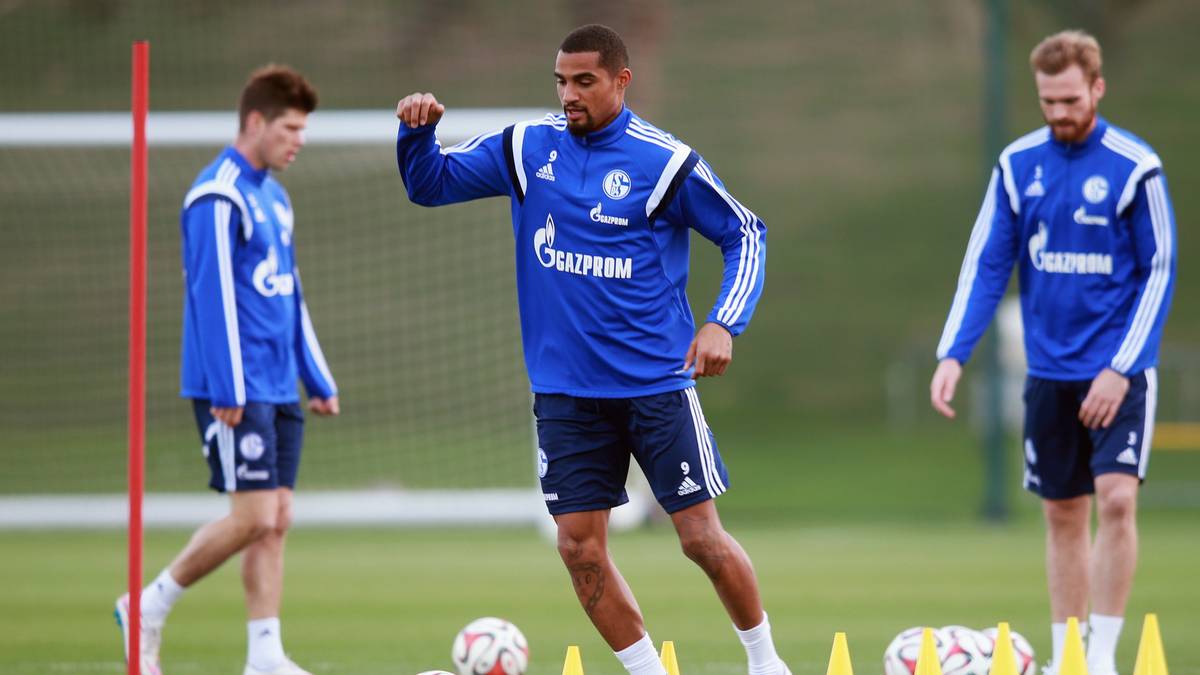 Während die Schwarz-Gelben in Spanien trainieren, schwitzt der Rivale Schalke 04 in Katar. Kevin-Prince Boateng arbeitet an der Beweglichkeit und Koordination