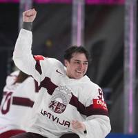 Nach dem sensationellen Gewinn der Bronzemedaille bei der Eishockey-WM trifft die lettische Regierung kurz vor Mitternacht eine überraschende Entscheidung - auch für Bewohner der ländlichen Regionen des Landes. 