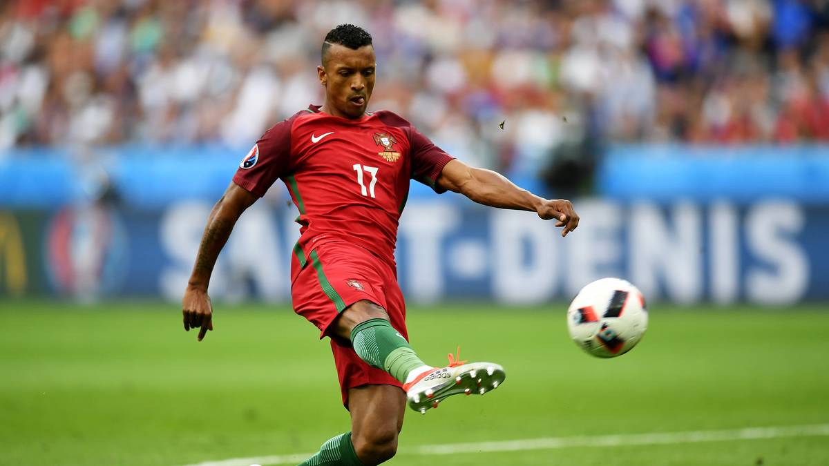 NANI: Von Ronaldos Auswechslung bis Eders Einwechslung der einzige Zielspieler in Portugals Offensive. Muss überall sein. Mal am Flügel, oft allein in der Sturmspitze. Kein Wunder, dass darunter die Effizienz leidet. Vergibt zu Beginn die größte Chance der Portugiesen. SPORT1-Note: 3